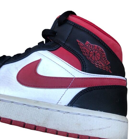 2020 Nike Air Jordan 1 Mid Gym Red Black White Size 9 - Picture 15 of 16